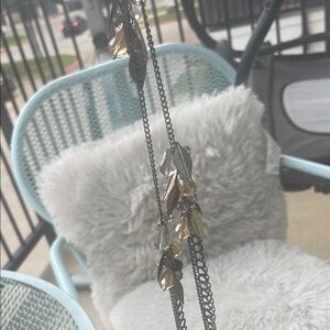 Elegant Leaf Pendant Necklace